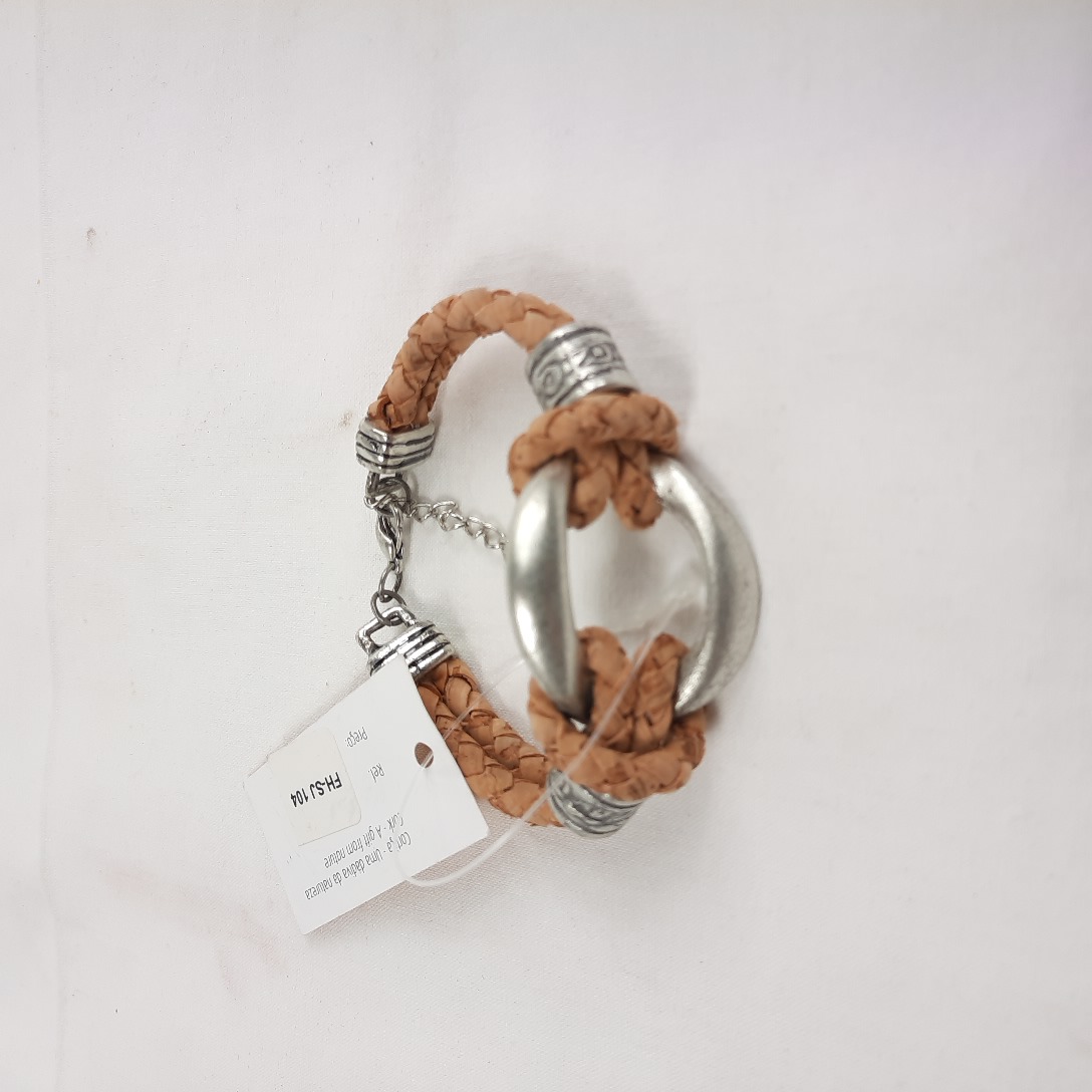 Bracelet métal et simili cuir branché Comme neuf - Vue 2 - 